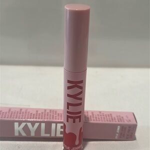Kylie Jenner Lip Shine Lacquer. No 416 Don’t @ Me.